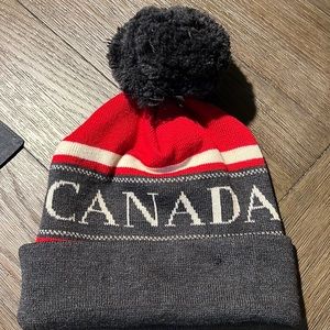 Canada Goose Pom Pom hat